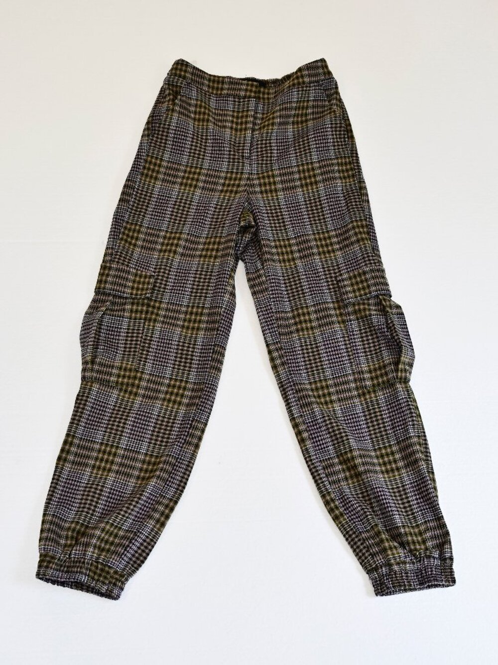 Vero Moda Plaid Cargo Jogger Pants in Olive Green and Black